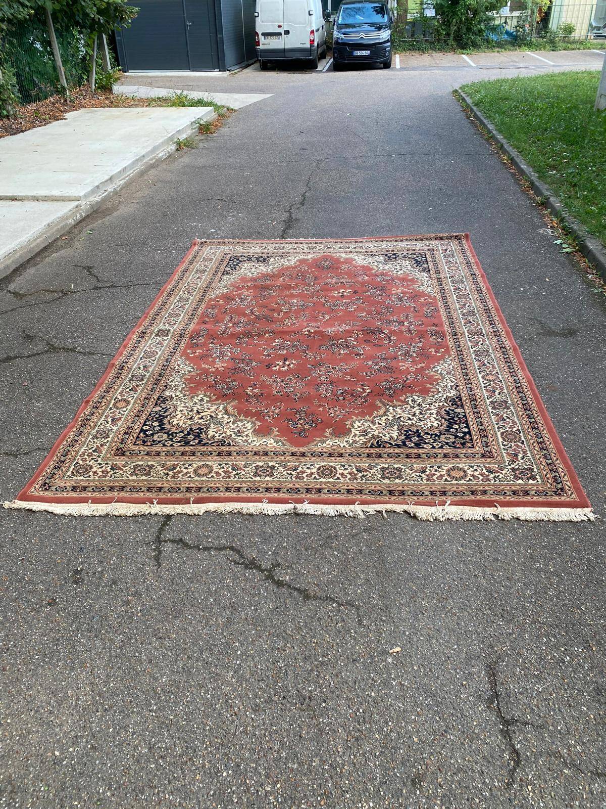 Large Persian burgundy rug in Khorassan wool 250x350cm
