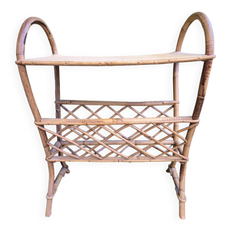 Porte revue en rotin