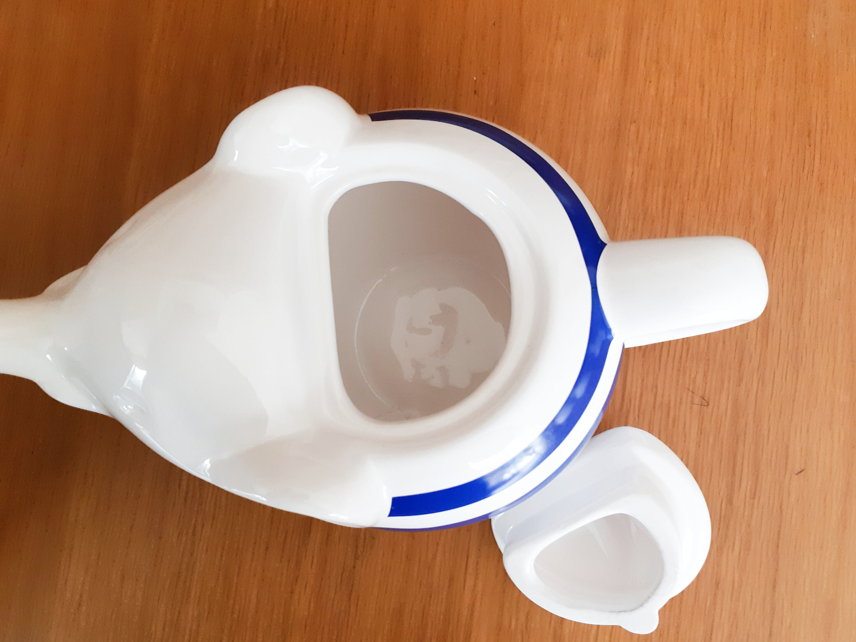 Teapot Elephant collection, striped marine year 81