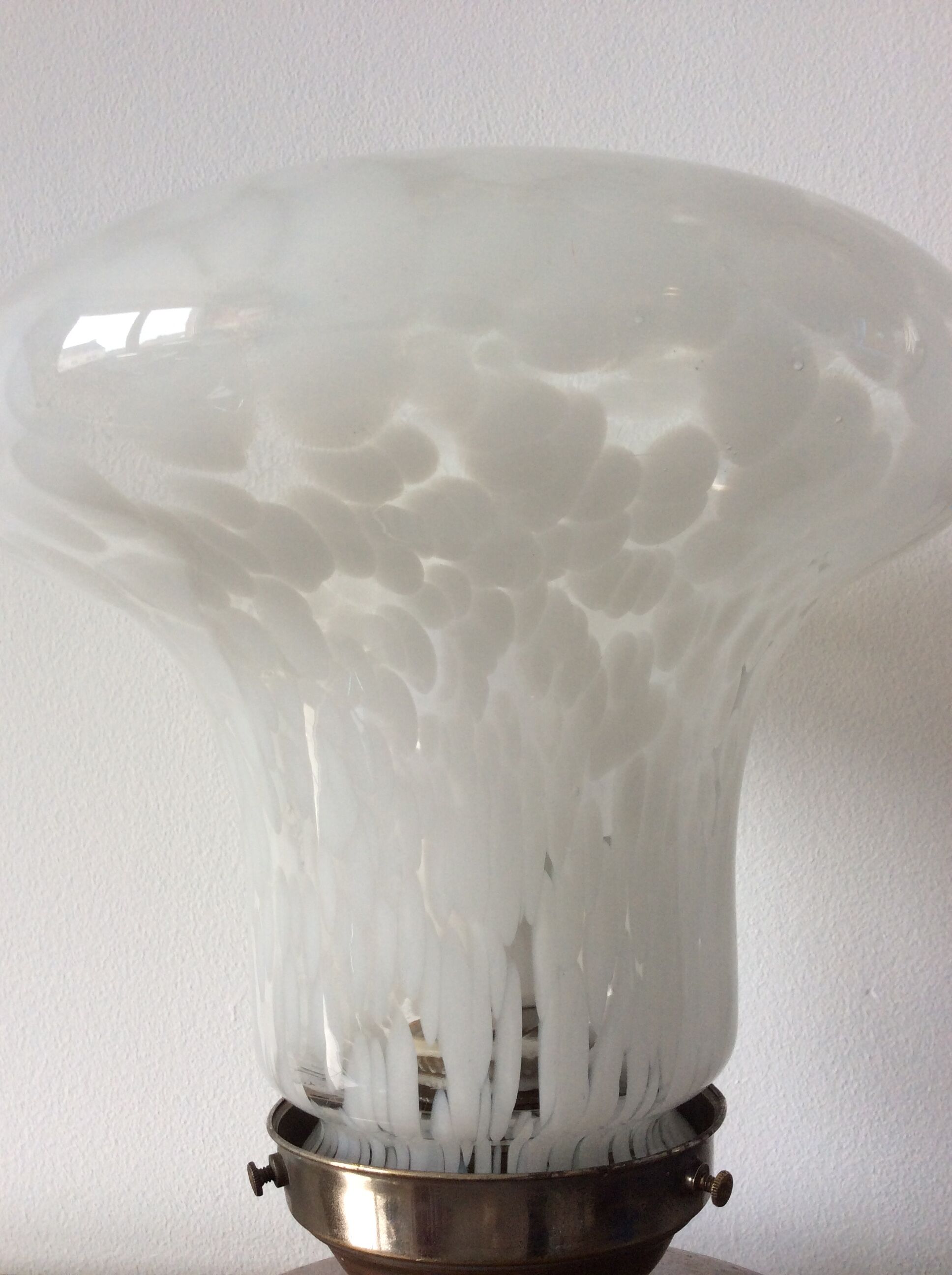 Lampe Art Déco globe champignon Clichy et pied bois