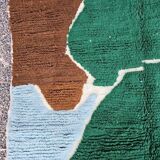 Medium wool rug size 100 x 200 cm