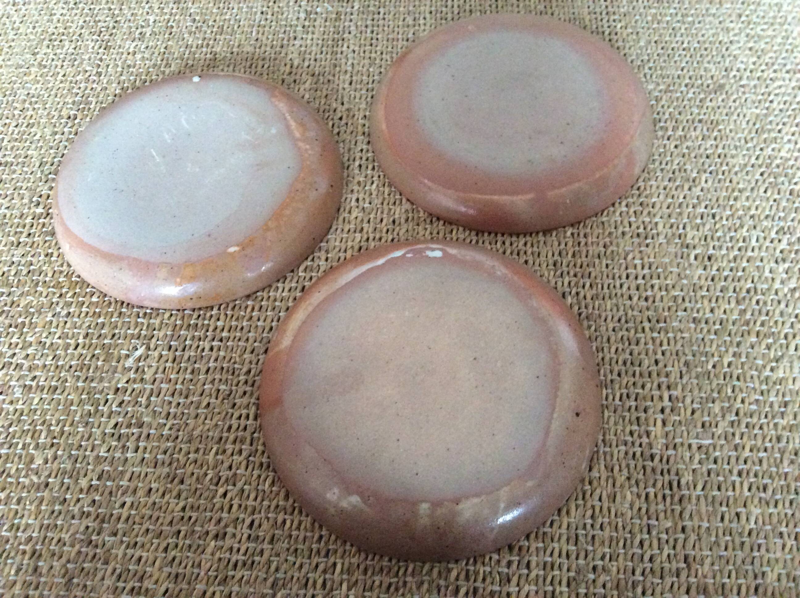 3 stoneware dessert plates