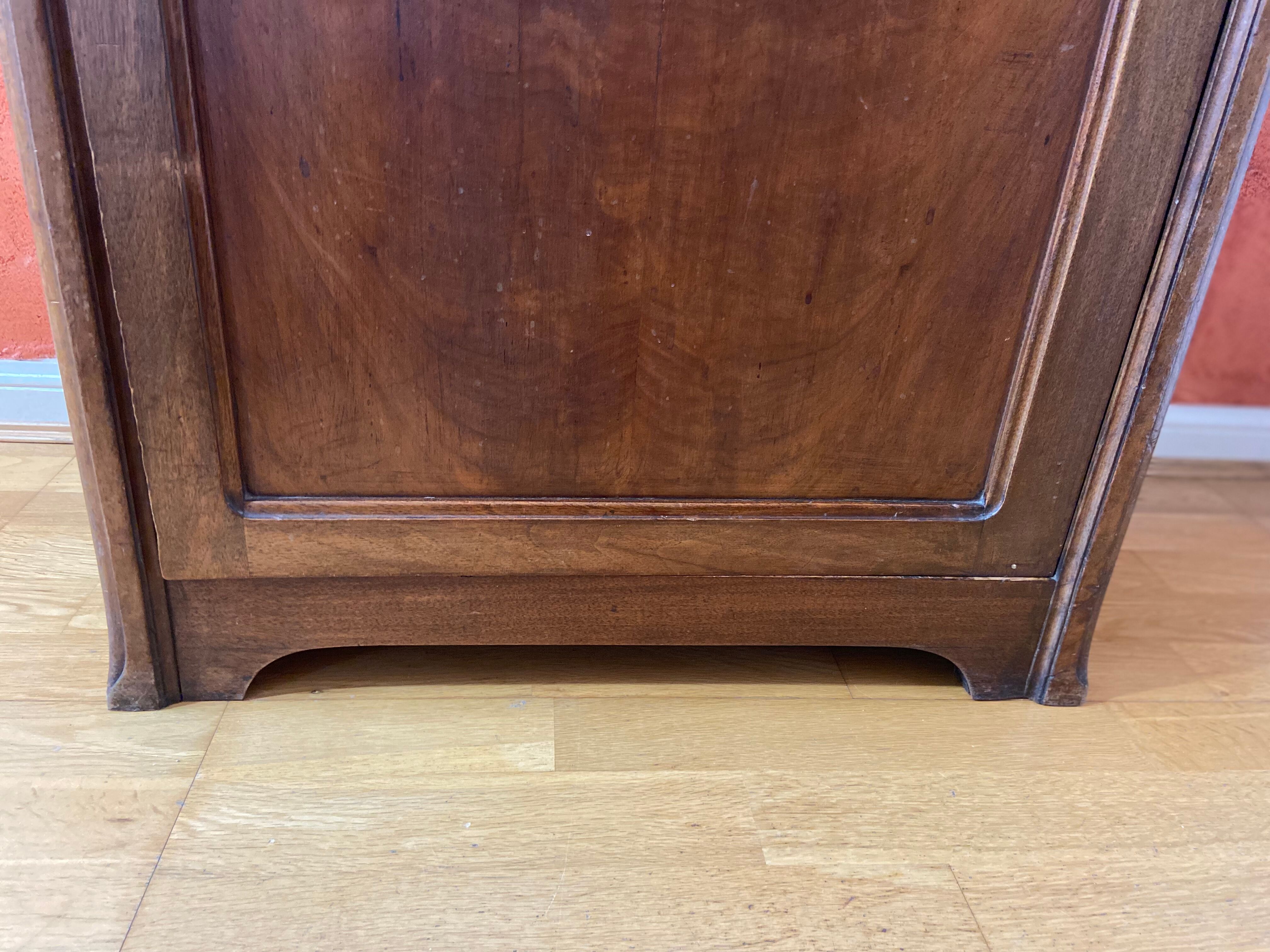 Small wardrobe buffet 1920