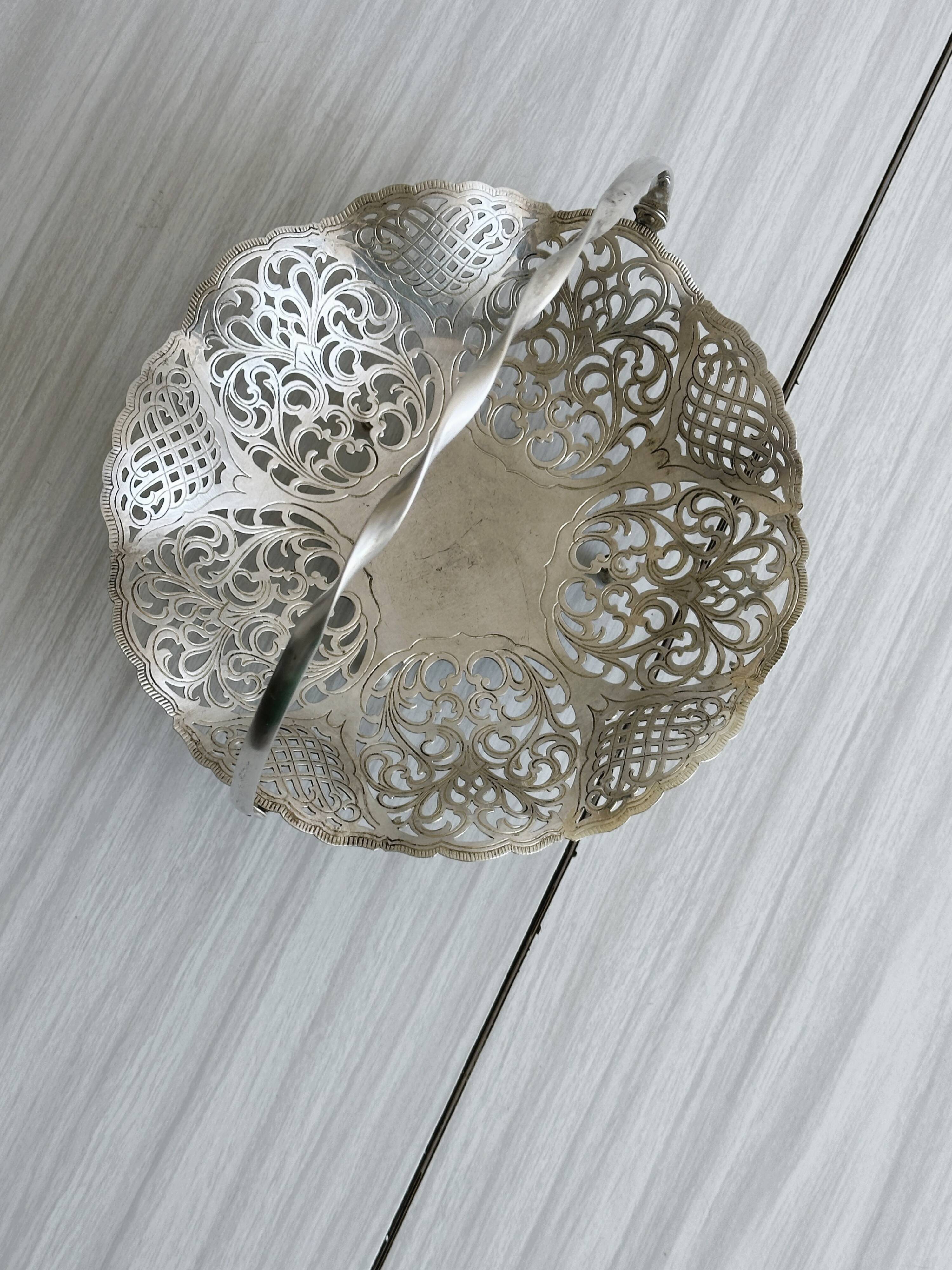 Openwork bread basket or fruit bowl