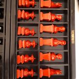 Chess in chinese lacquer red and black, chinese parts