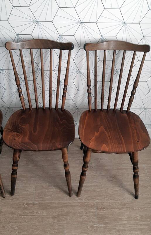 Série de 4 chaises signées Baumann modèle « Tacoma » années 60.
