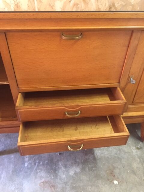 Buffet low foot compass