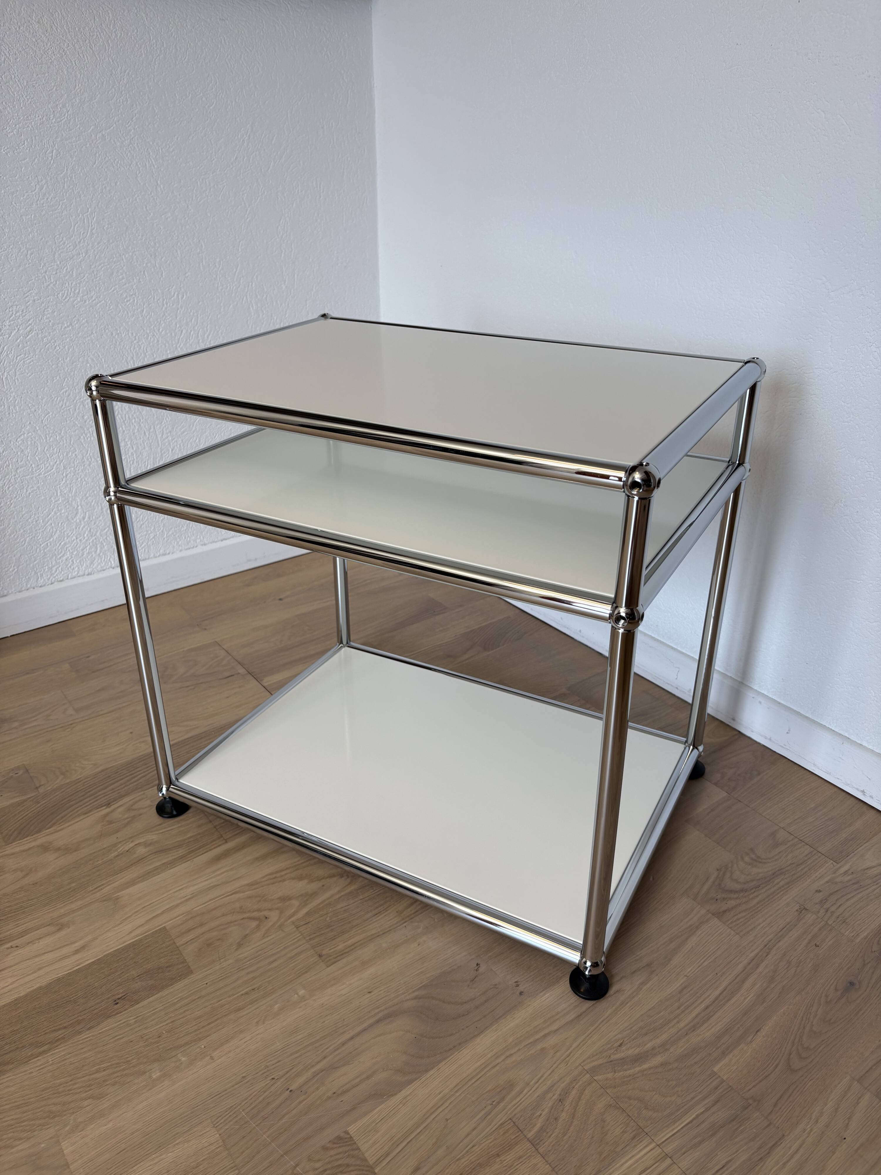 Table d’appoint USM Haller blanc