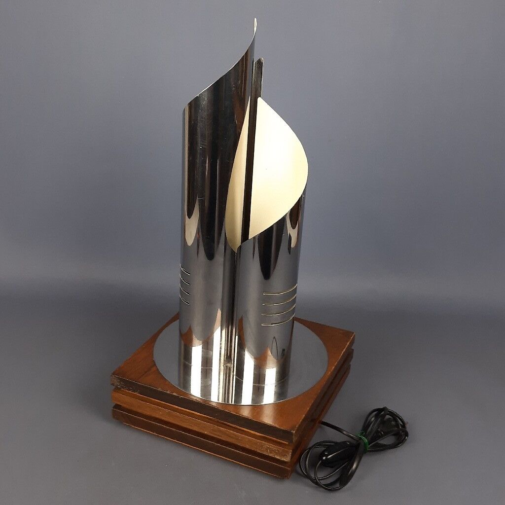 Goffredo Reggiani table lamp, modernist design, chrome metal, wood, 1970.