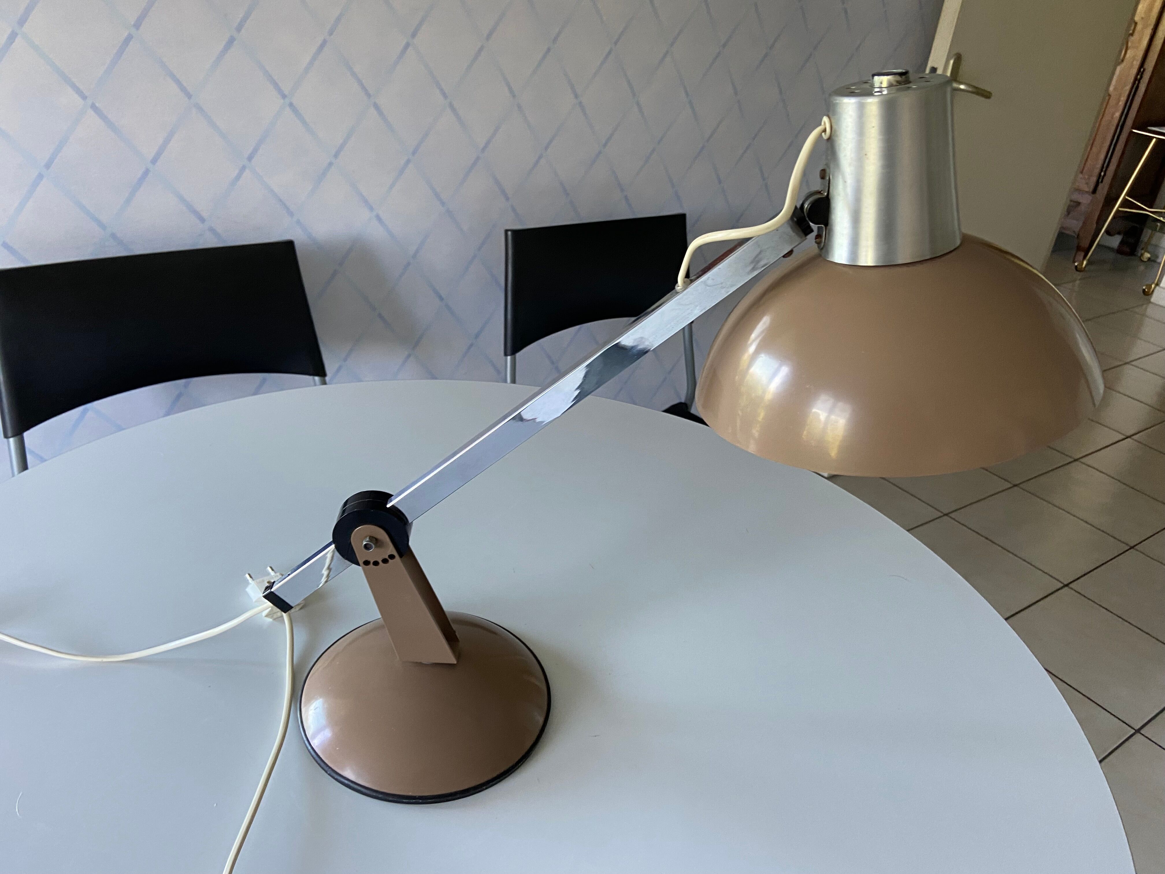 Workshop lamp