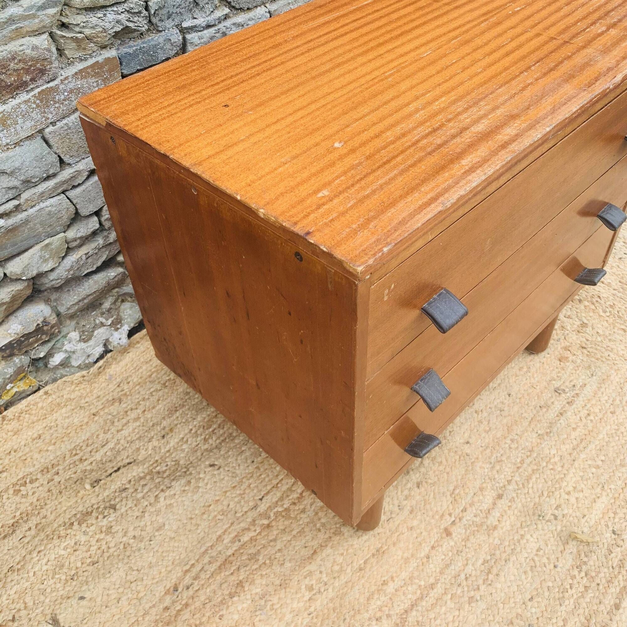 Vintage chest of drawers with leather handles – 1950s/60s