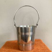 Ice bucket with handle from the late 19th / early 20th century in hallmarked silver-plated metal
