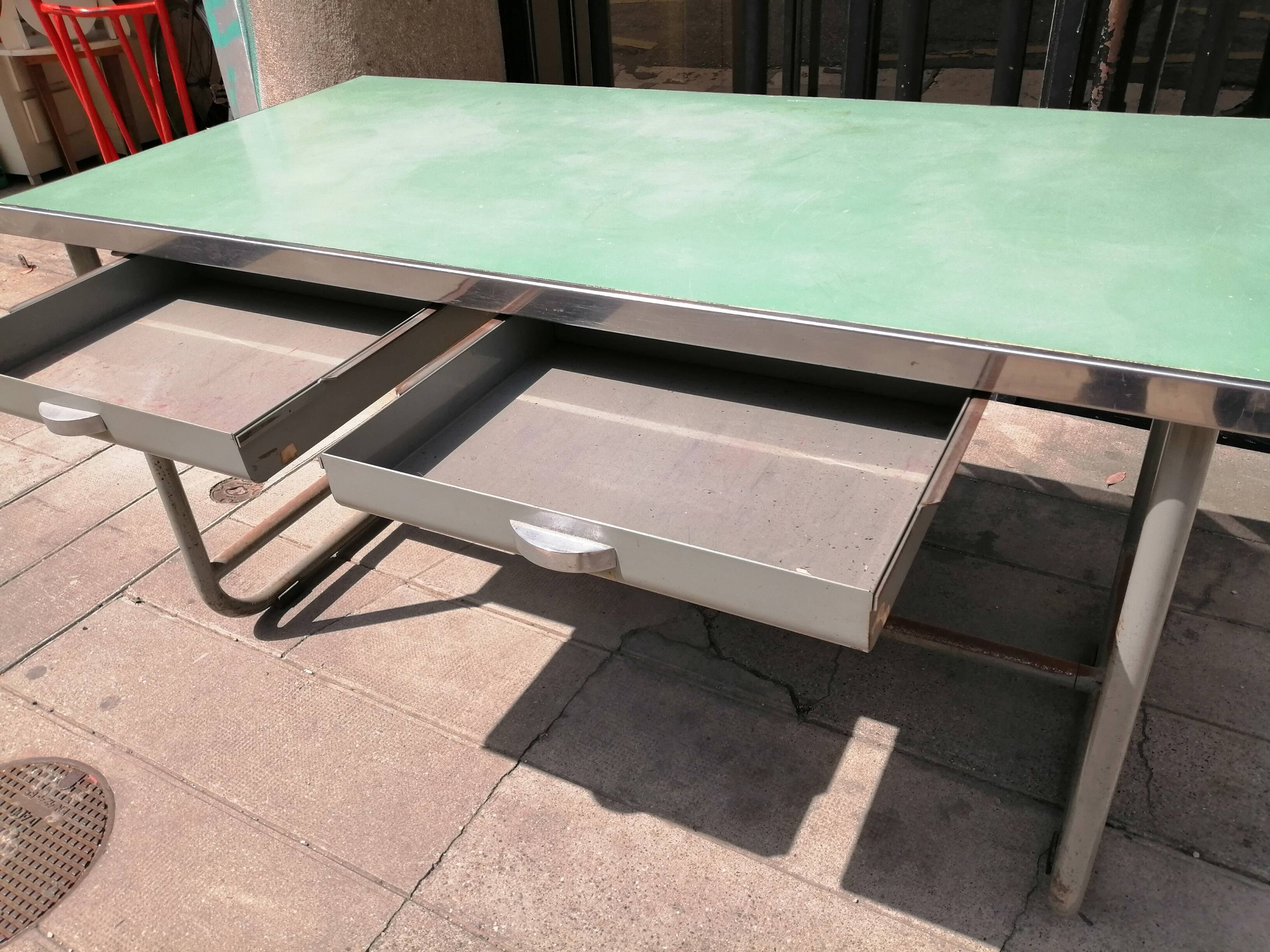 Former metal post desk "simmons"