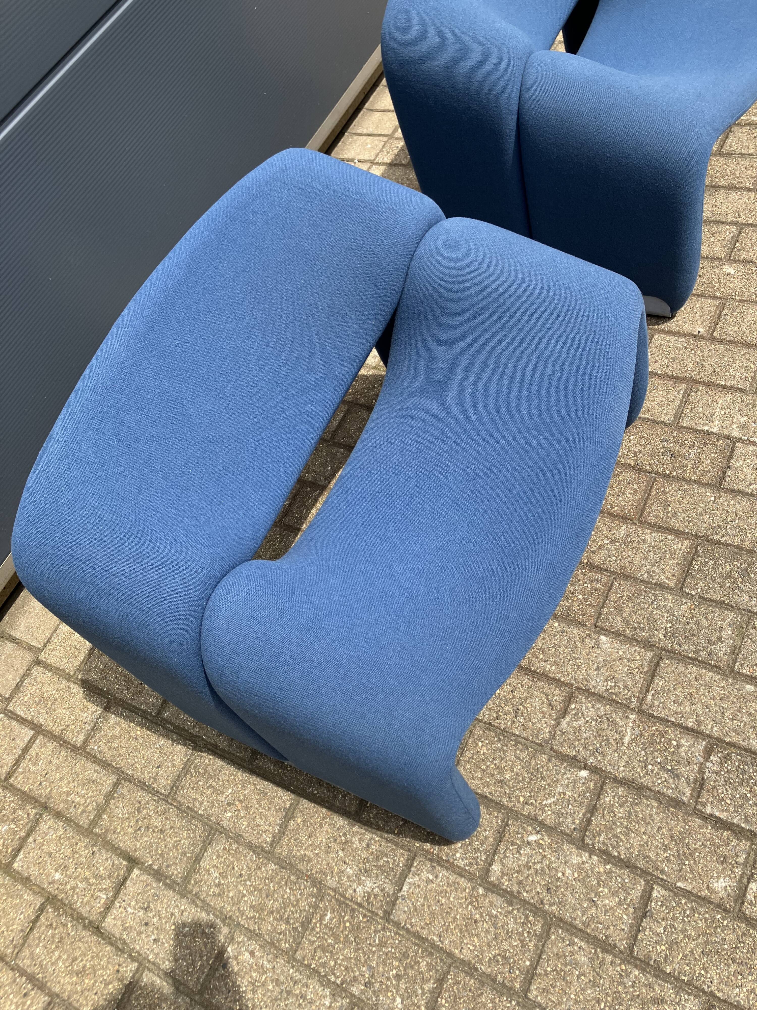 2x Artifort Groovy F598 (M-chair) blue, perfect state! Pierre Paulin