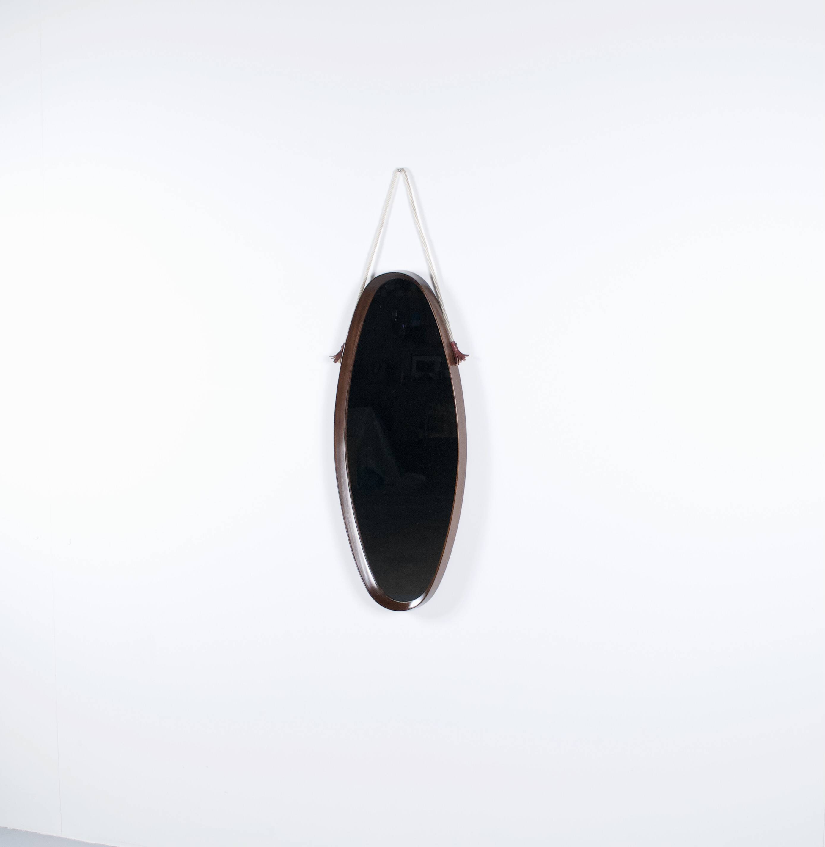 Miroir ovale scandinave en teck des années 60