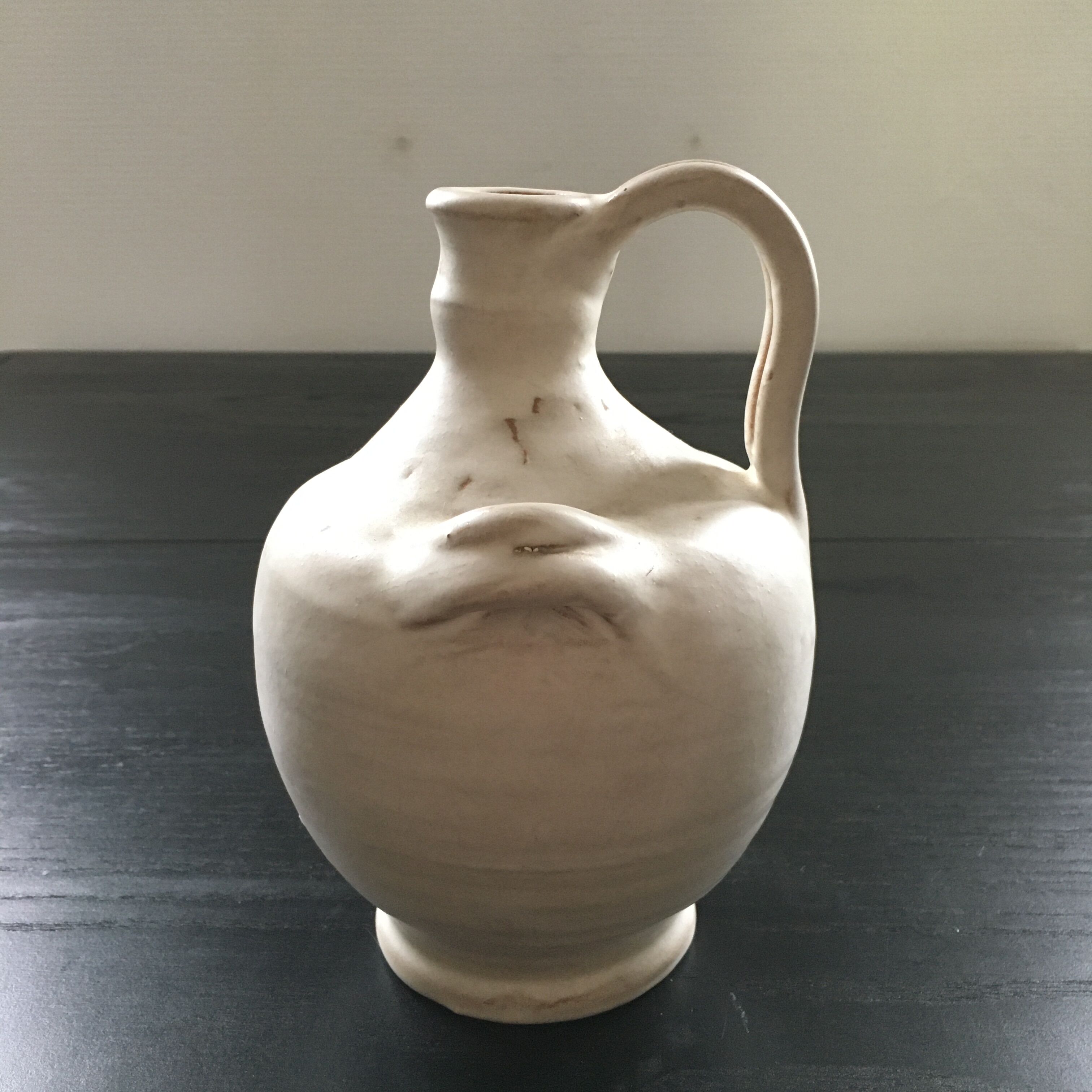 Cruche terre cuite ivoire