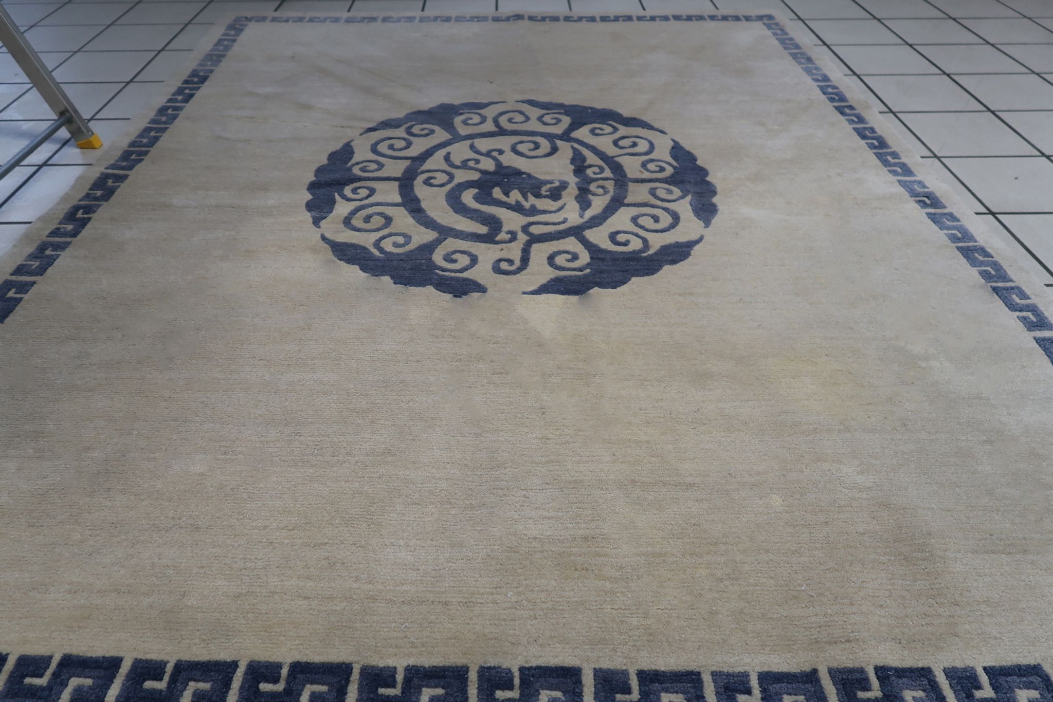 Vintage handmade 4.8' x 6.1' (147 cm x 187 cm) Tibetan Khaden rug from the 1970s