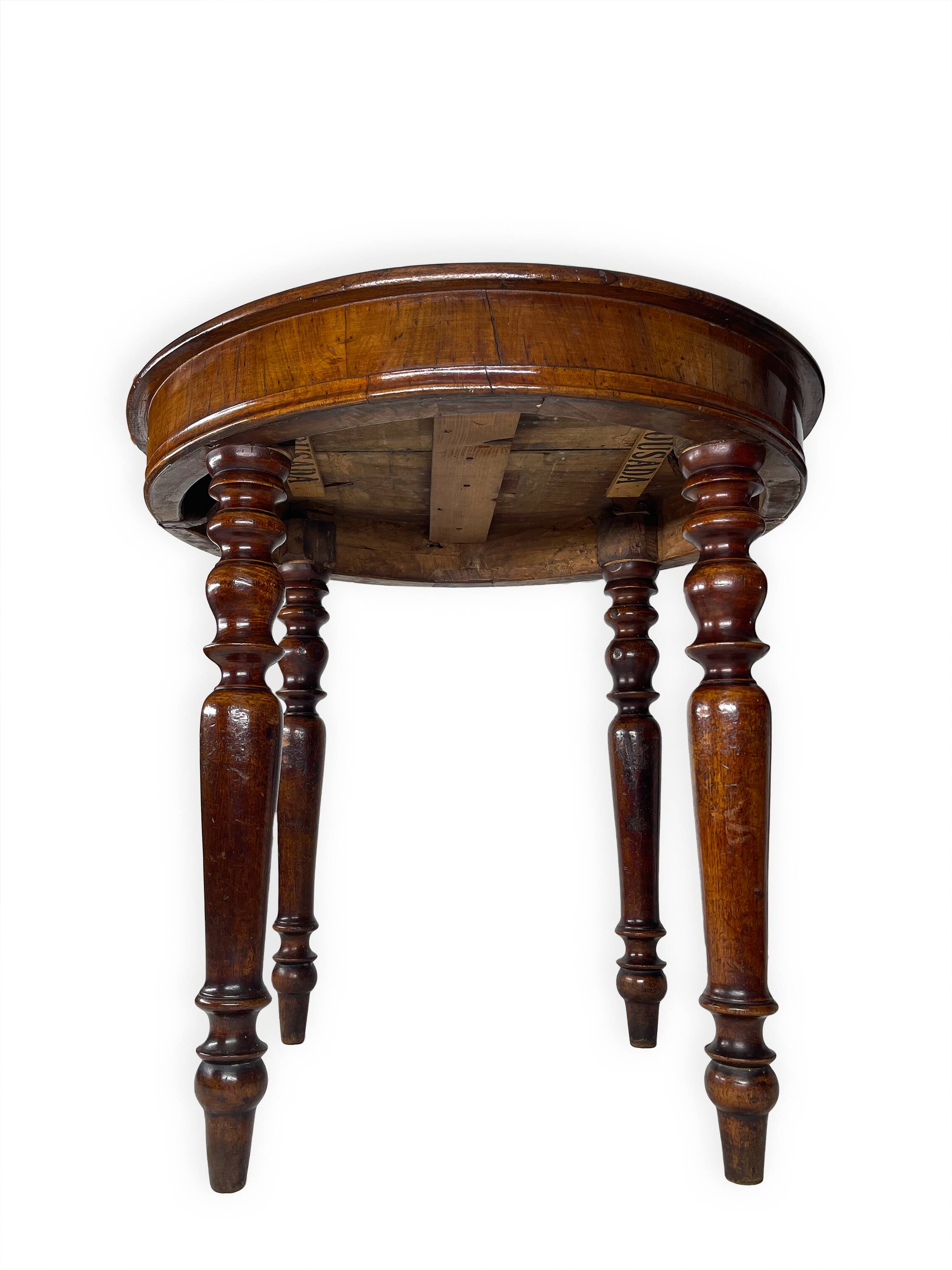 Table ronde italienne en noyer, années 1900