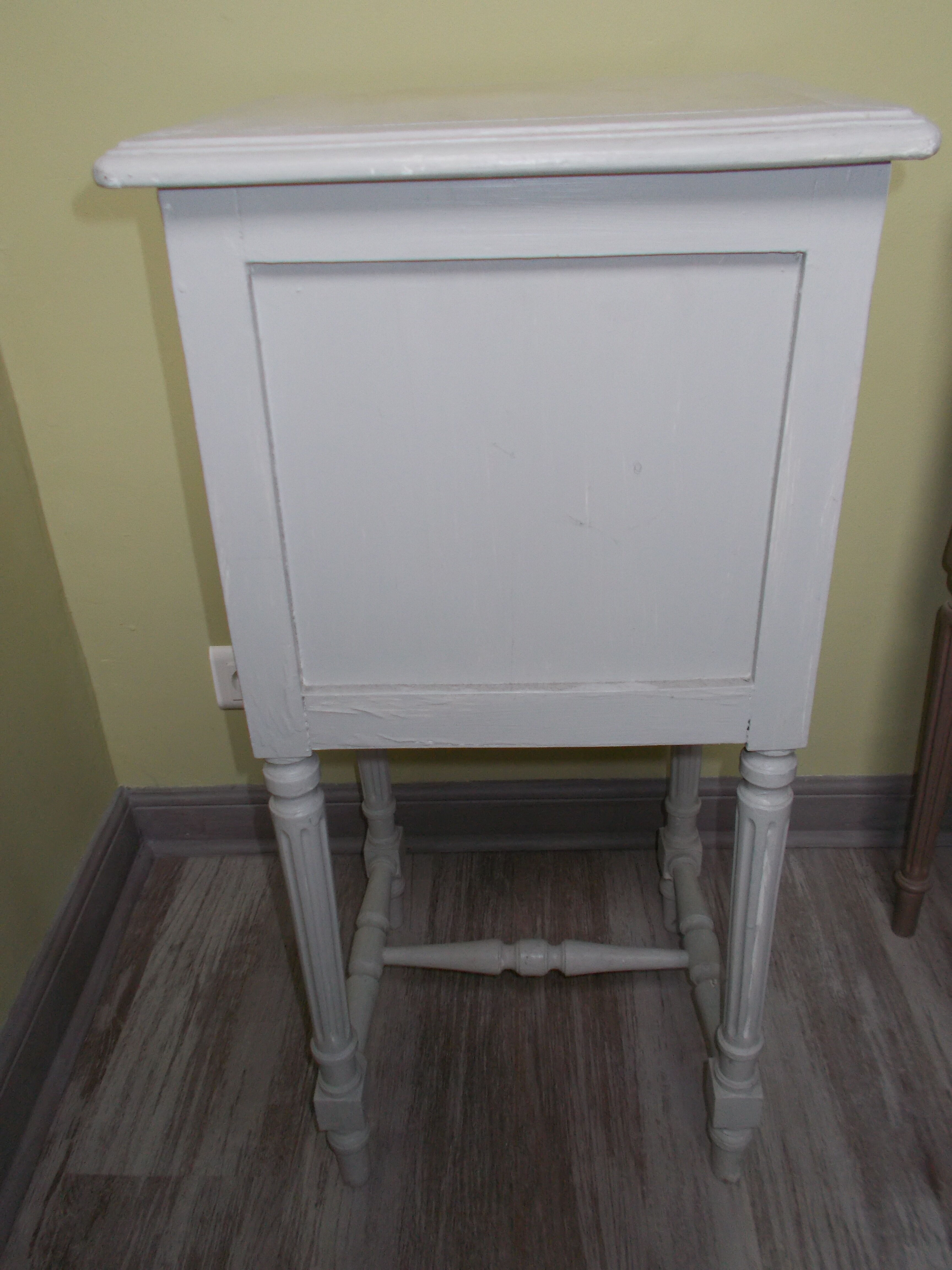 Powdered white chevet - selette marble