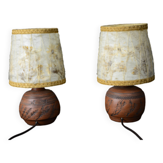 Paire de lampe en terre cuite Herbier 1970 Abat jour en laine et fleurs séchées. Bohème