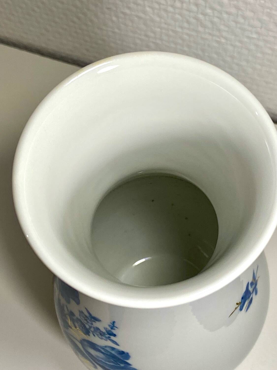 Meissan porcelain vase