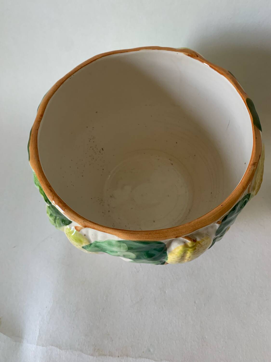 Cache-pot en barbotine