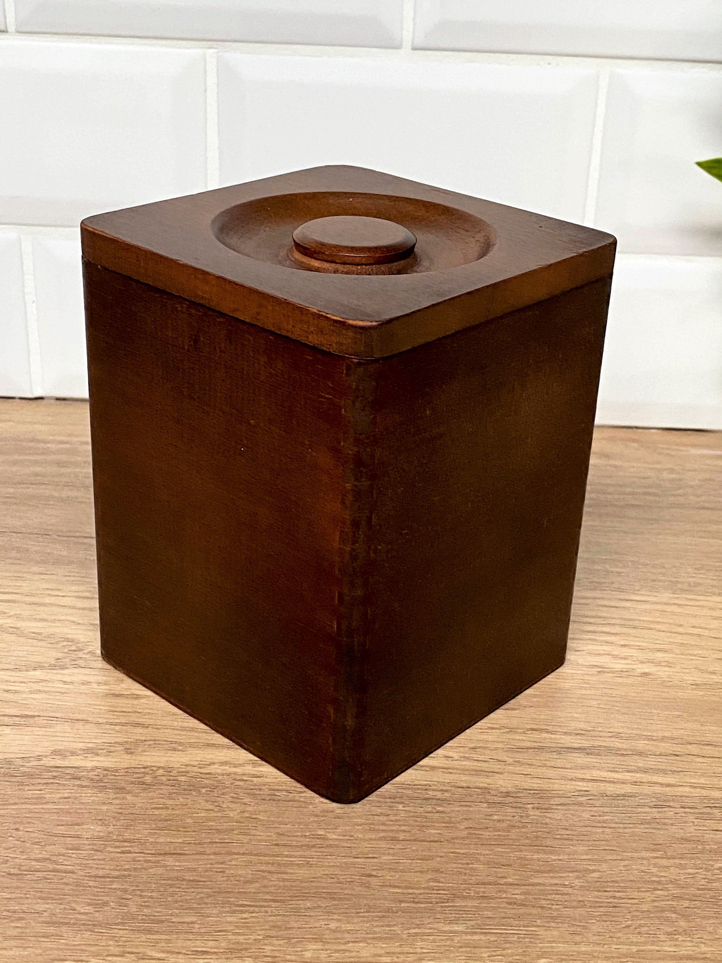 Série de 4 pots à épices en bois