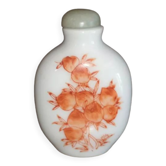 Tabatière chinoise en porcelaine à décor de fleurs