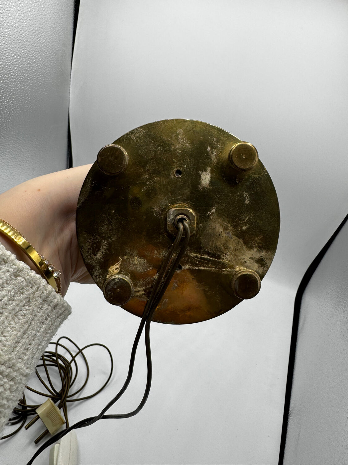 Antique lamp known as a lyre in bronze and marble from the late 19th century.