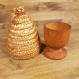 Coquetier en bois et cache-oeuf en paille