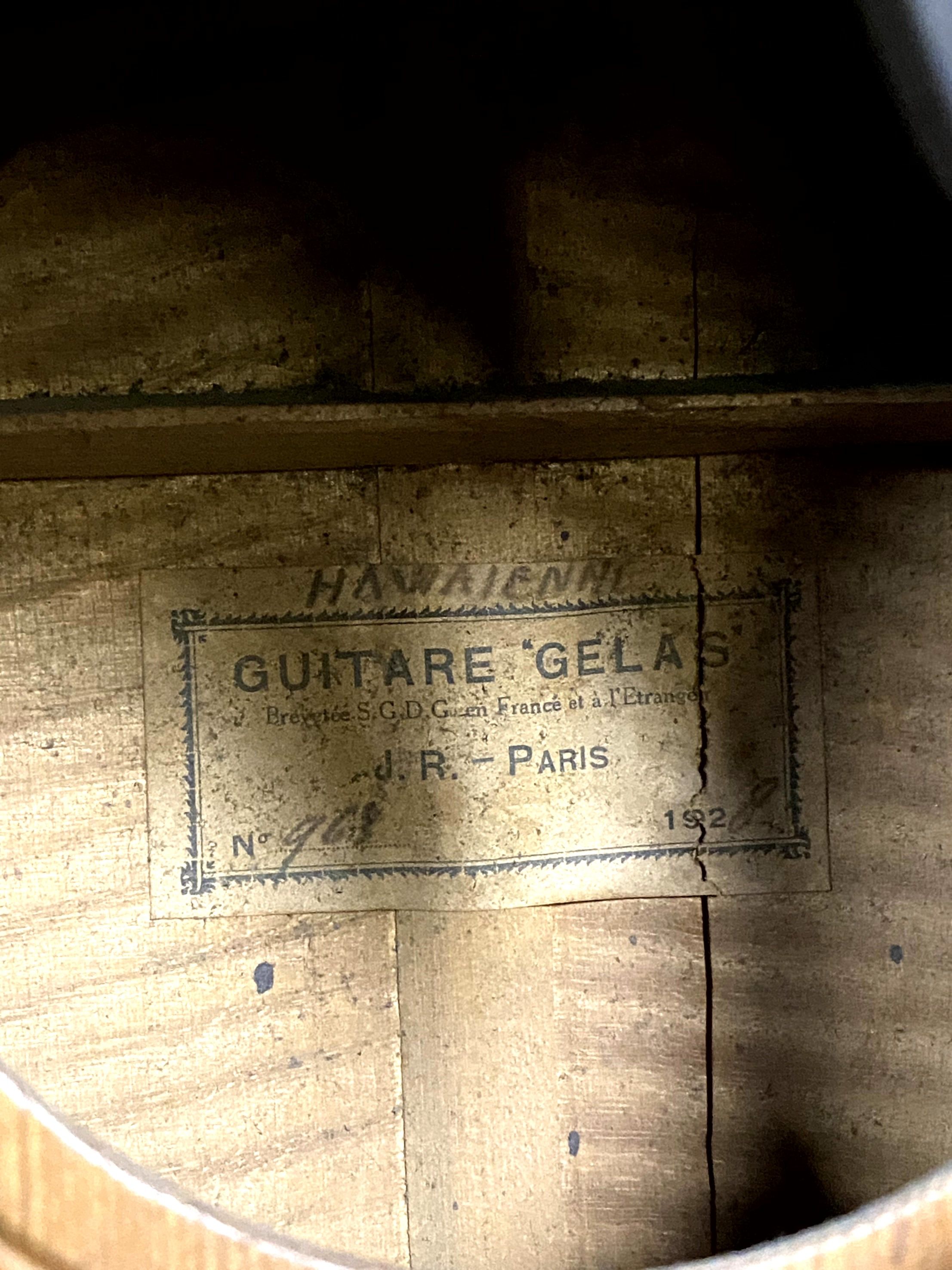 Hawaiian guitar signed gelas in Paris numbered and dated 1928