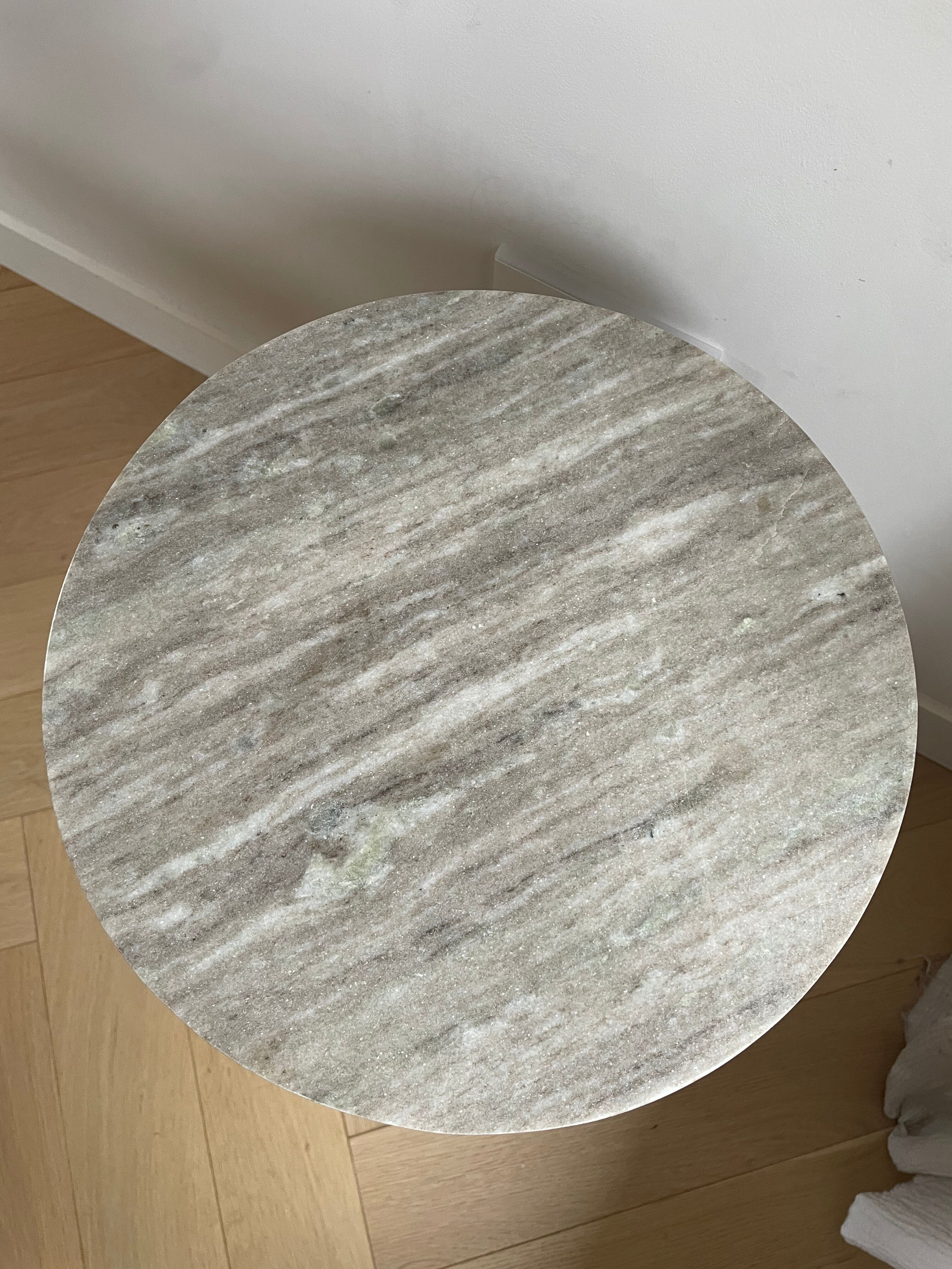 Marble side table with solid oak