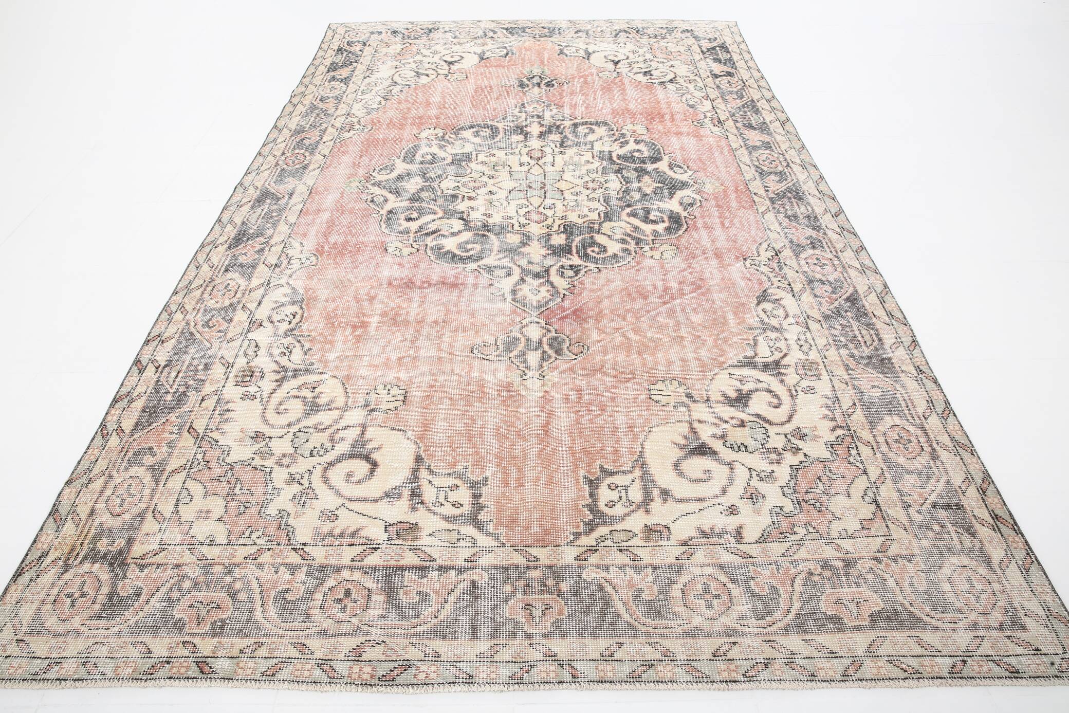 Pale Red & Cream Classic Vintage Rug, 202x325Cm