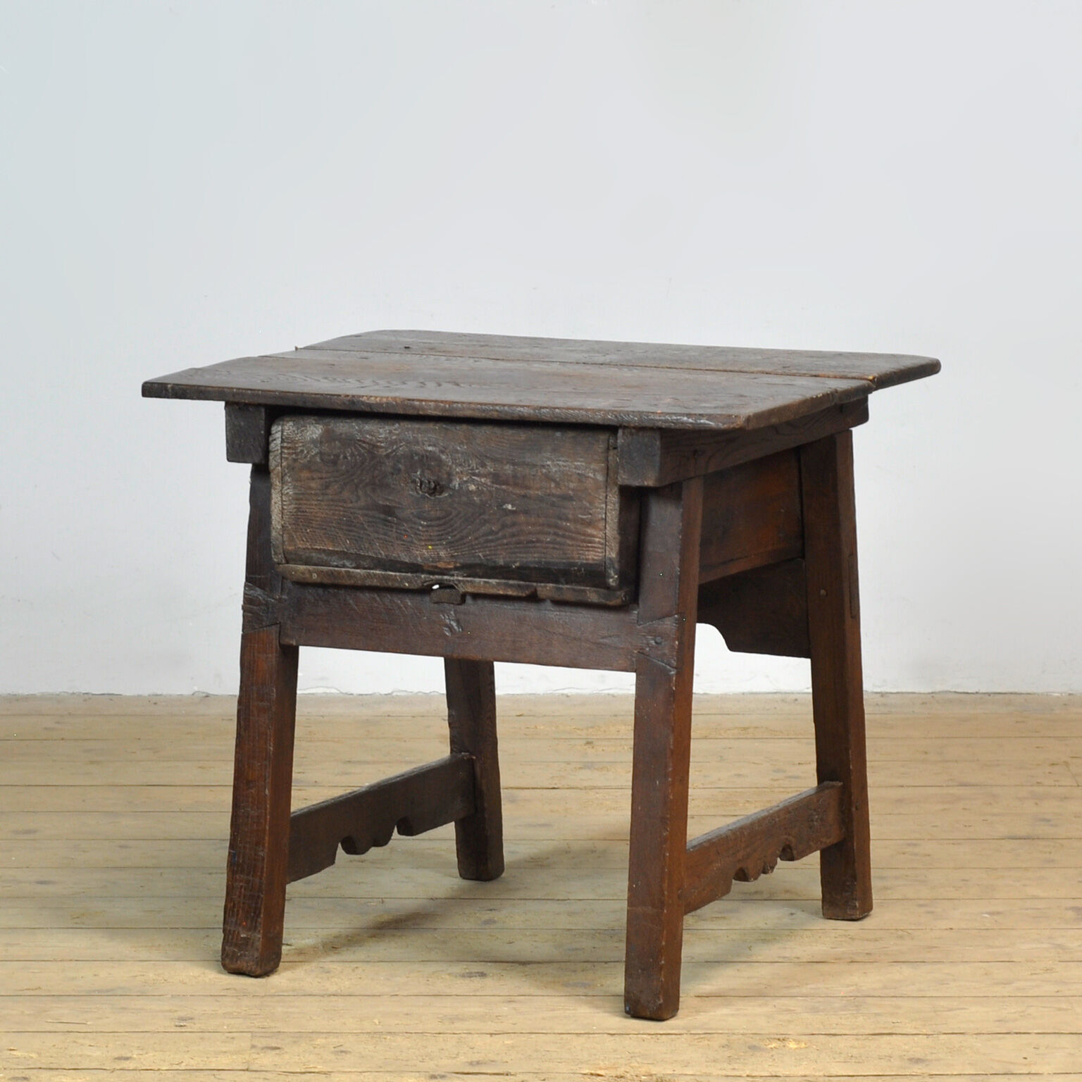 Table espagnole, XVIIIe siècle