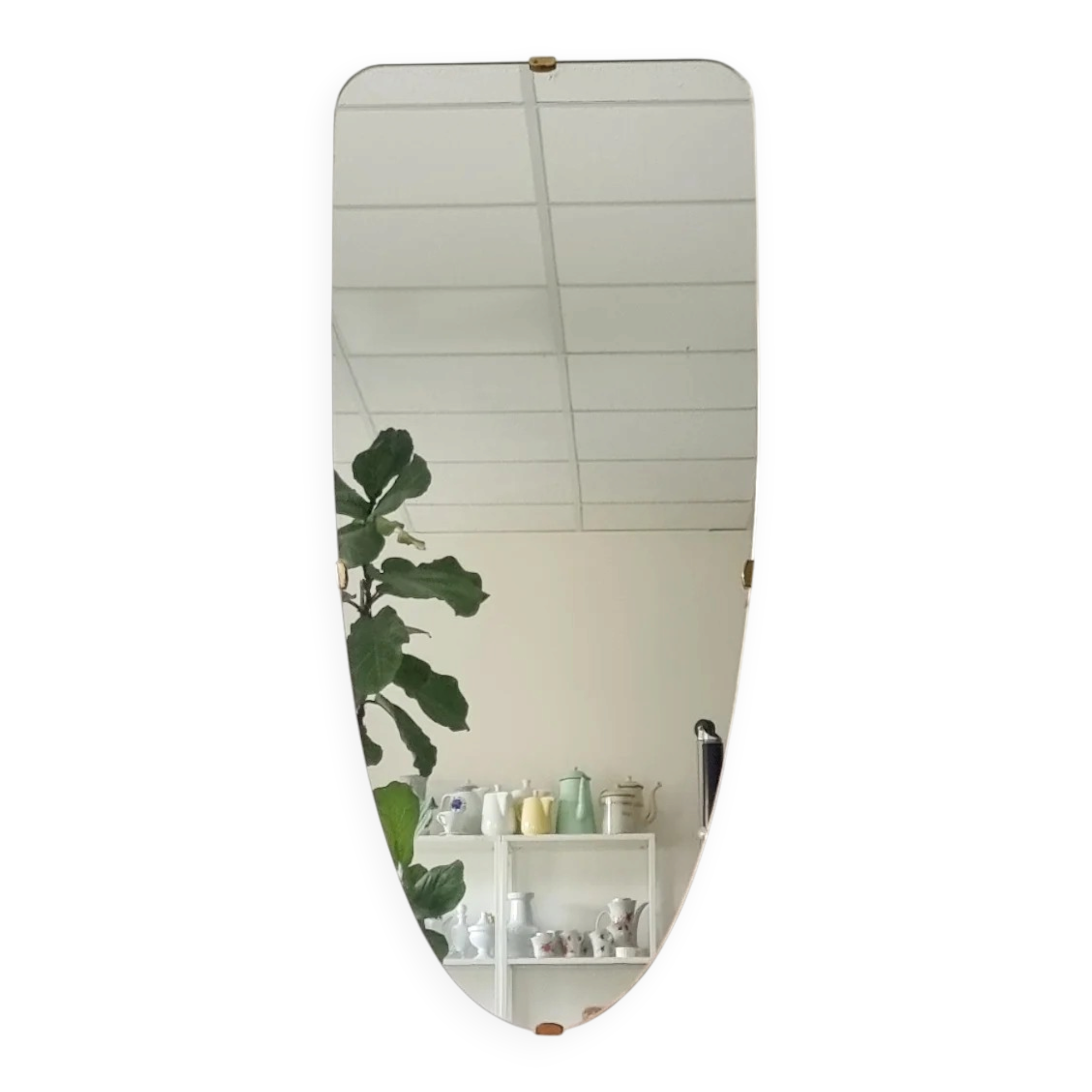 Minimalist retro mirror
