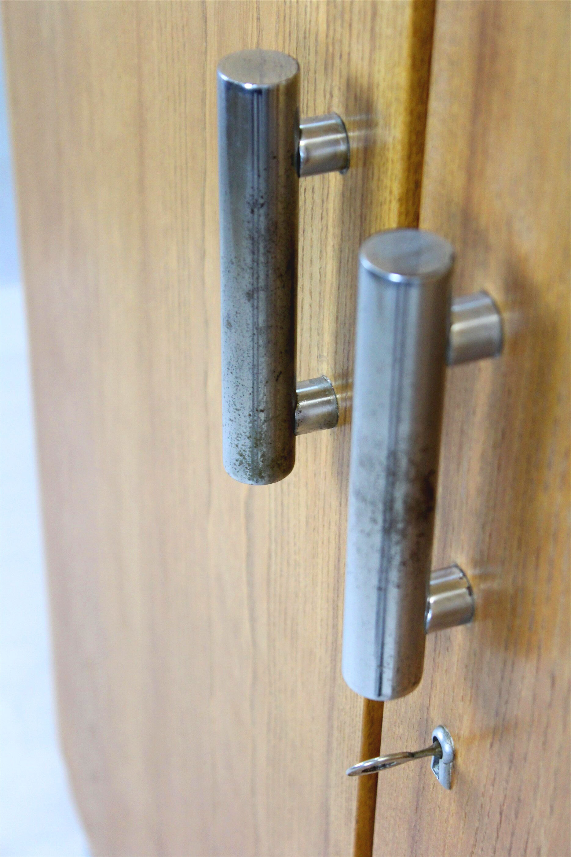 Bauhaus chromed tubular steel wardrobe, 1930