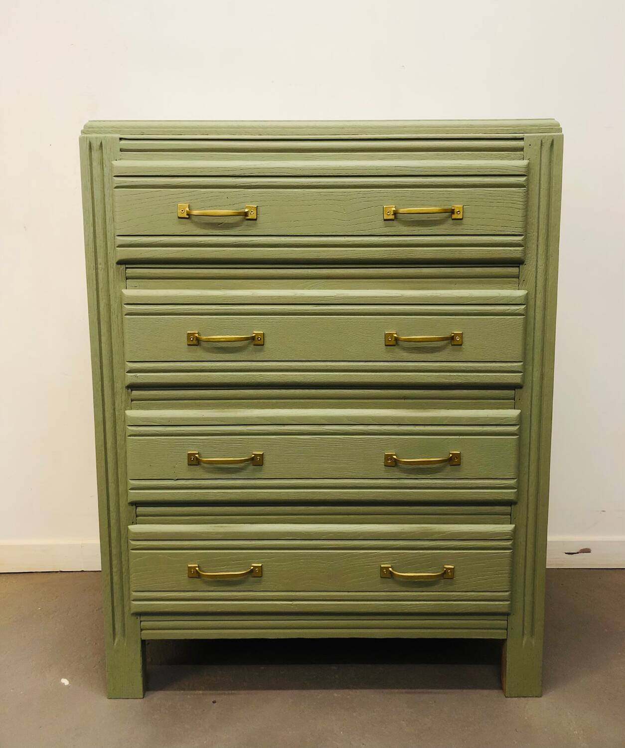 Commode parisienne