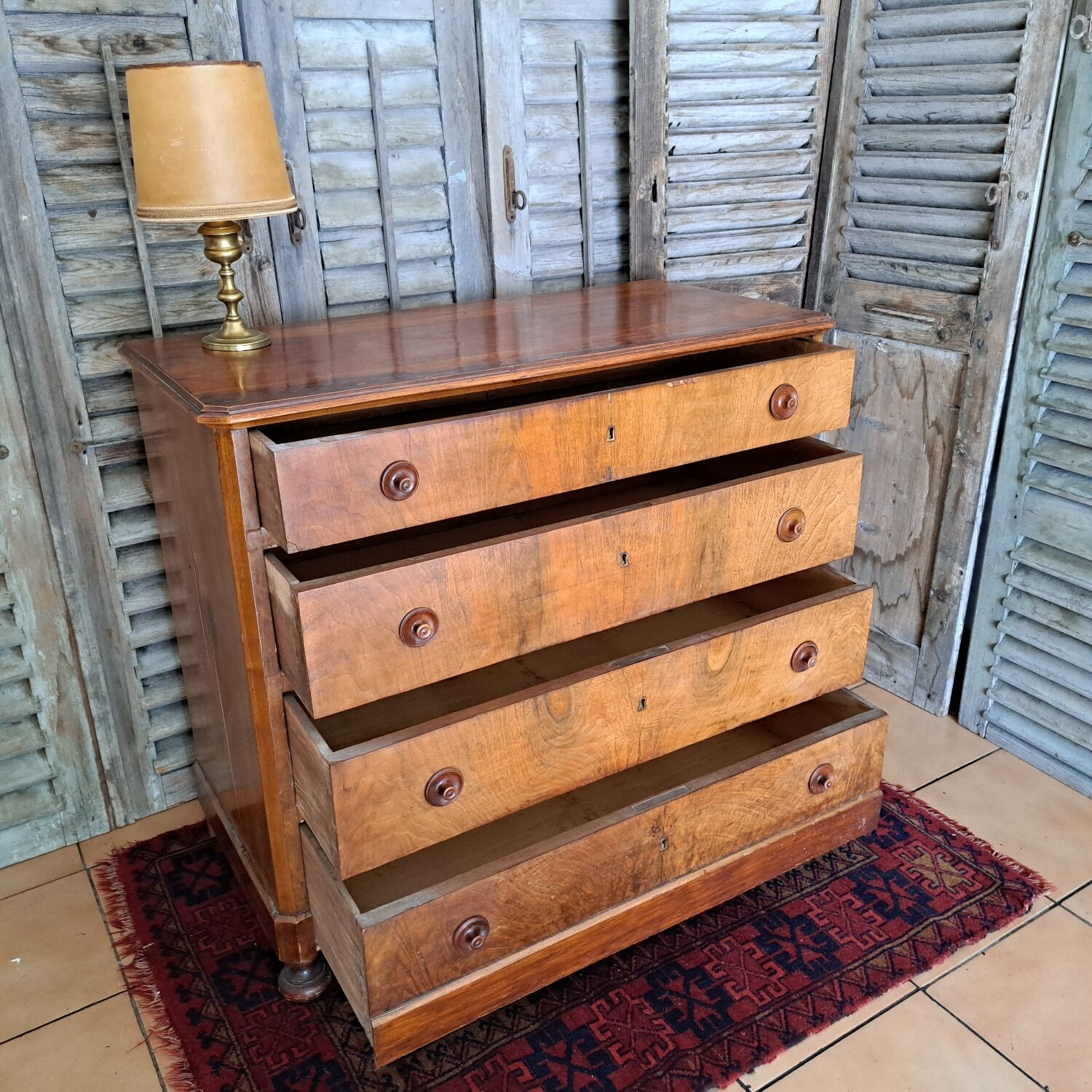 Antique chest of drawers