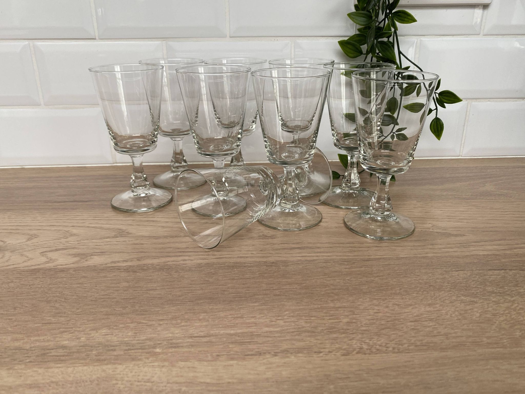 Set of 9 white wine glasses