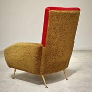 Fauteuil tissu rouge et jaune moutarde style bouclette 1970