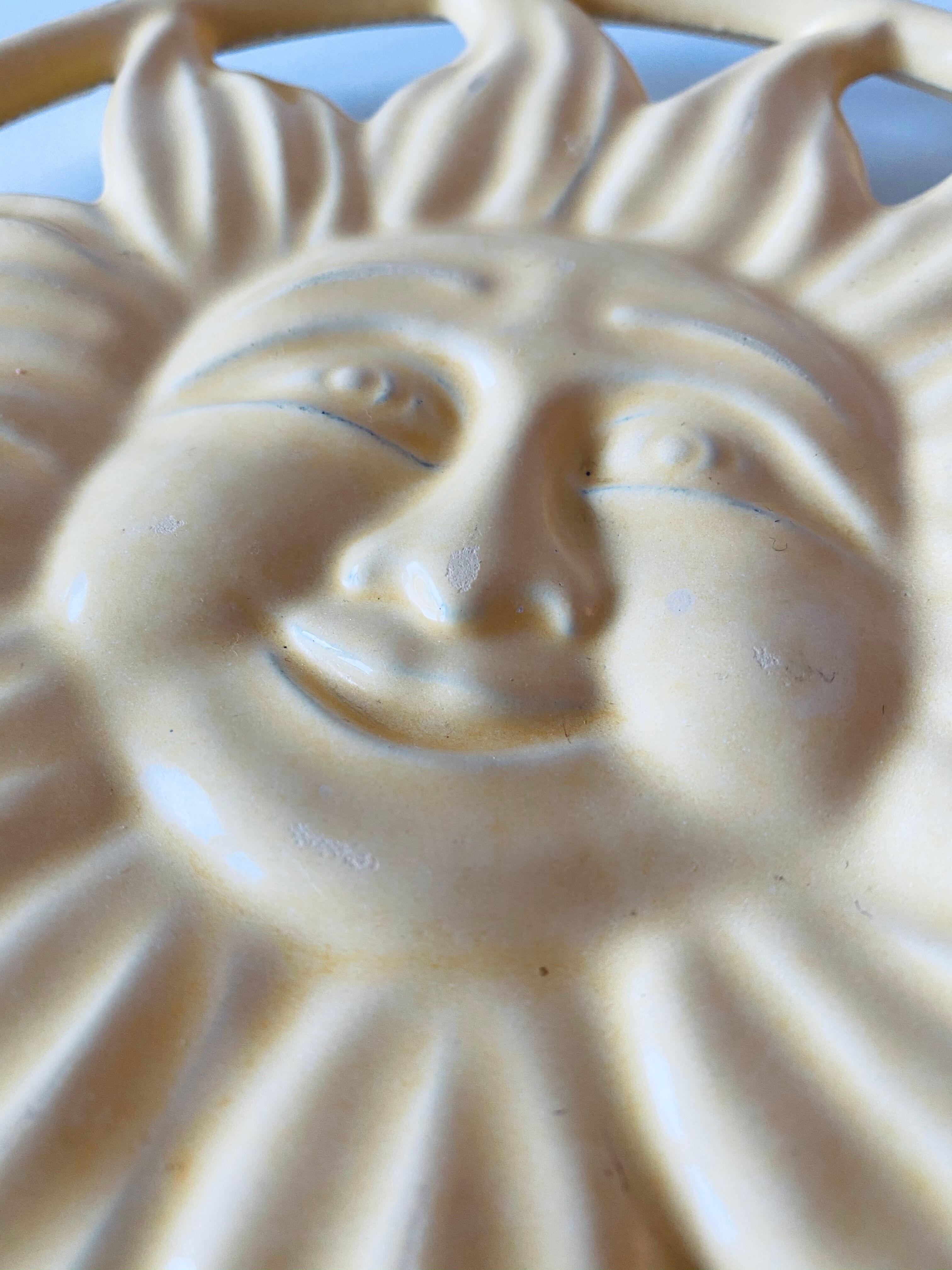 Under-the-flat cast-iron sun