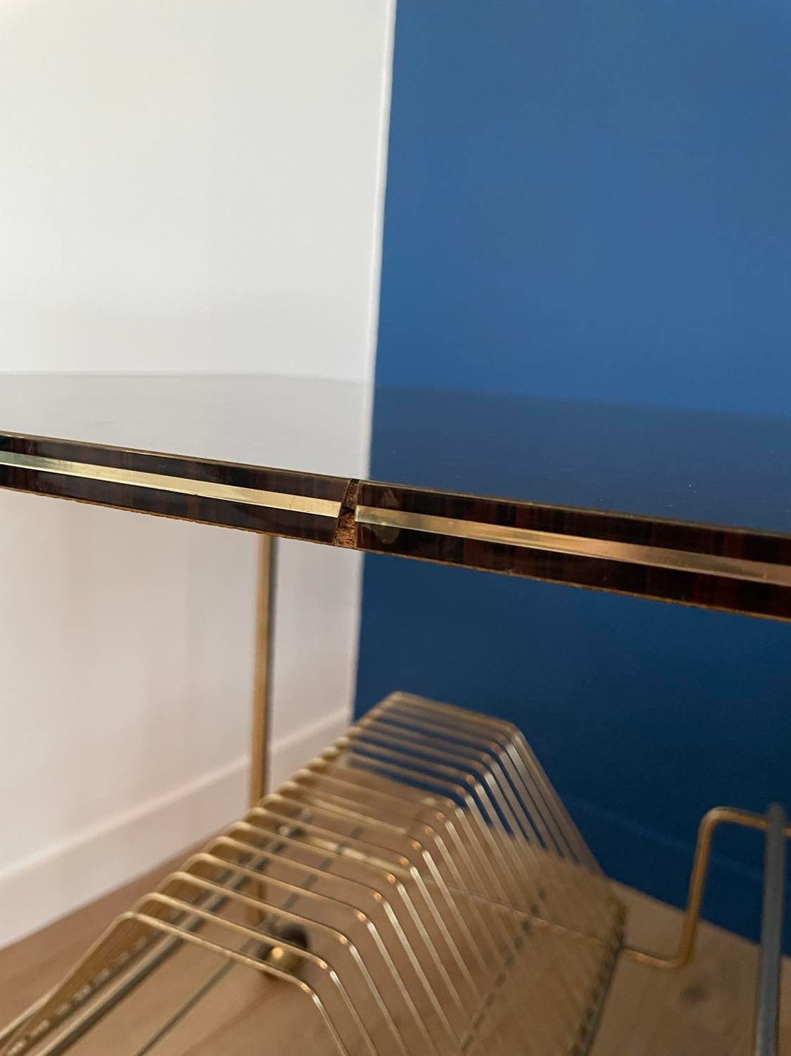 Service with vinyl storage