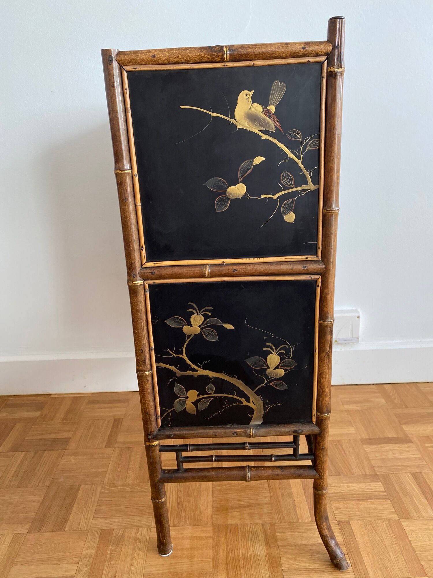 Original Victorian furniture in lacquered bamboo from the 19th century, chinoiserie