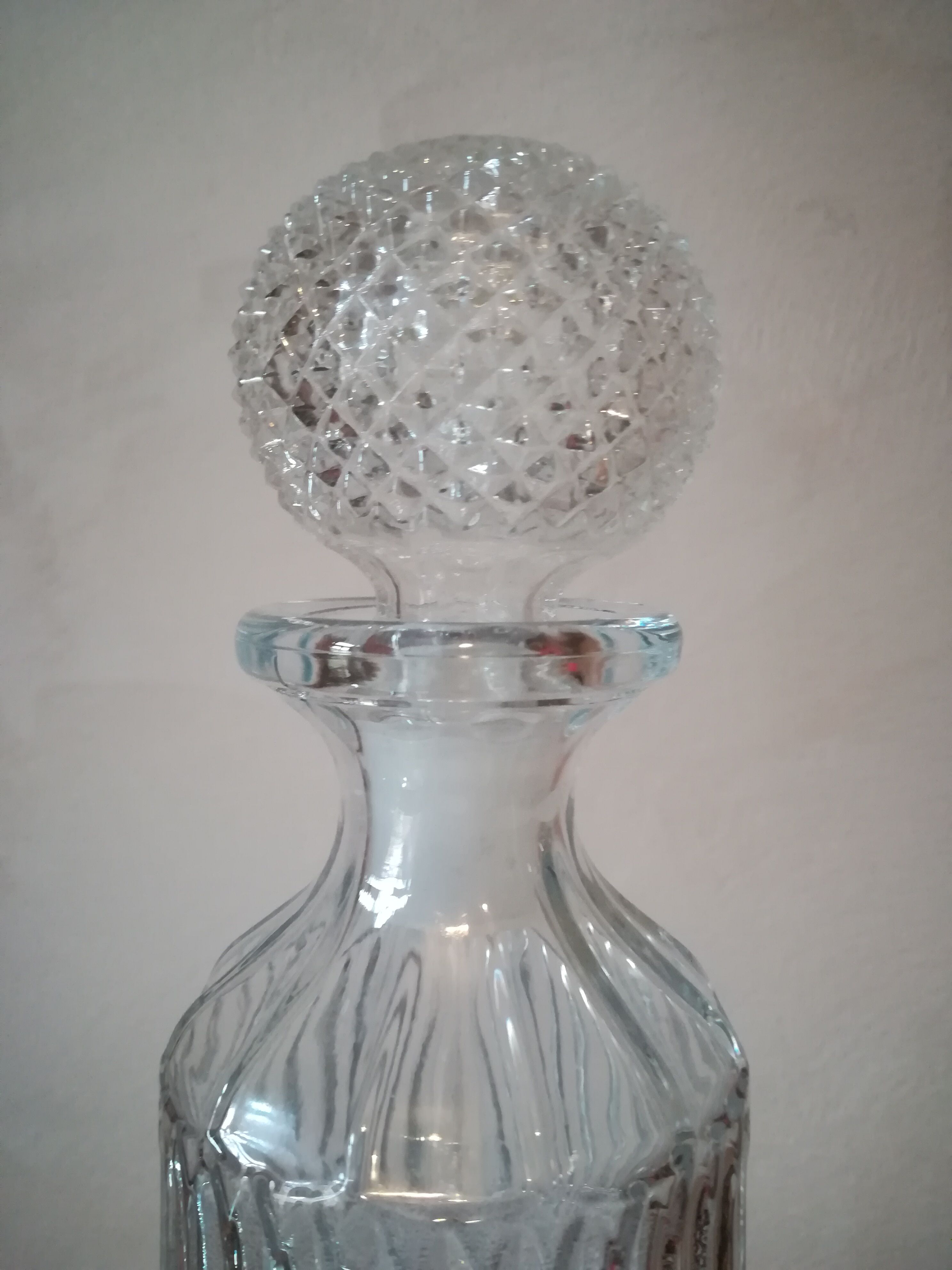 Diamond tip carafe
