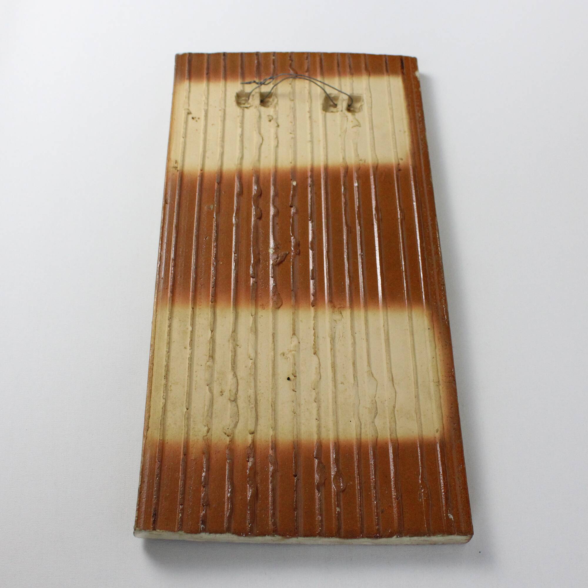 Vintage wall ceramic with bird decoration