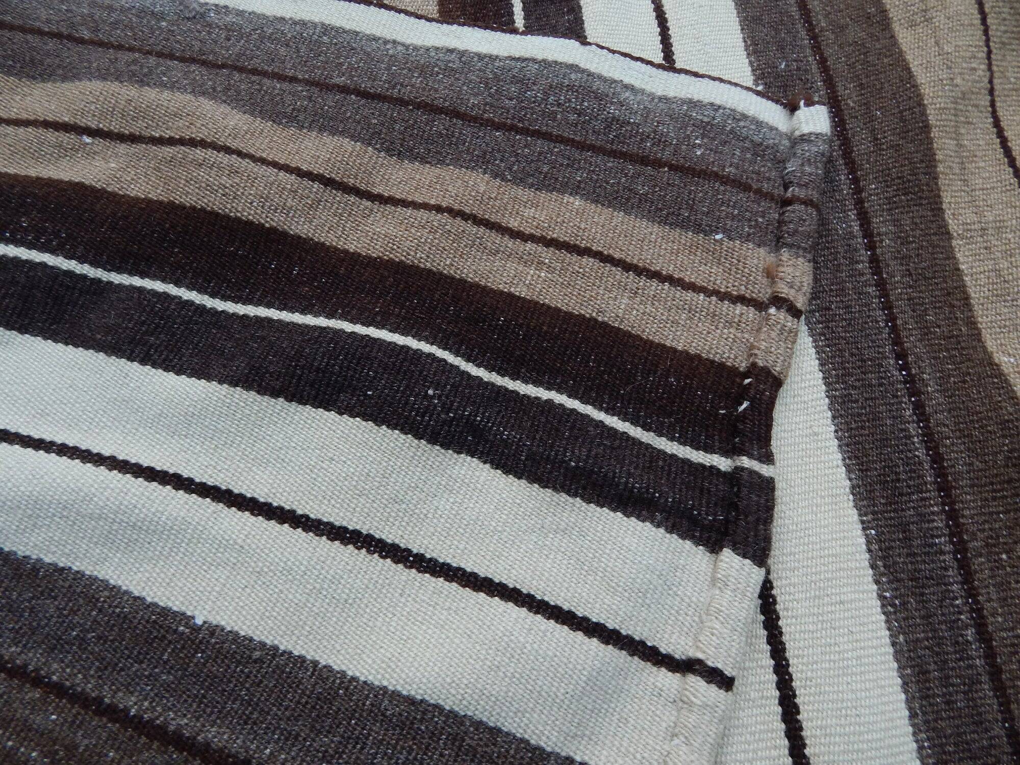 Vintage Turkish kilim, handwoven, 153x257 cm.