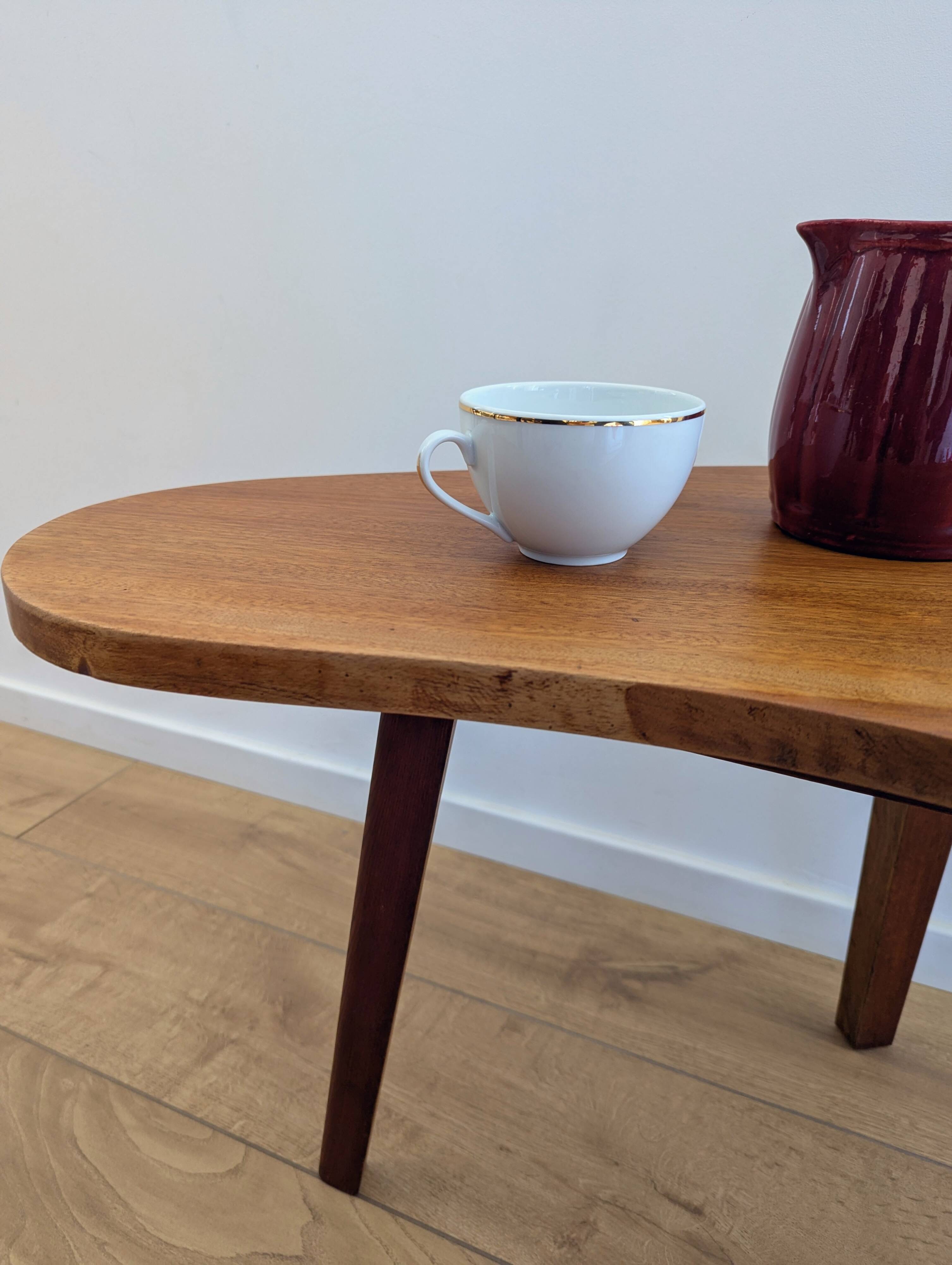 Restored vintage varnished wood bean-shaped tripod table