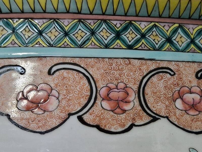 China - Circular fishbowl in Famille Rose enamel