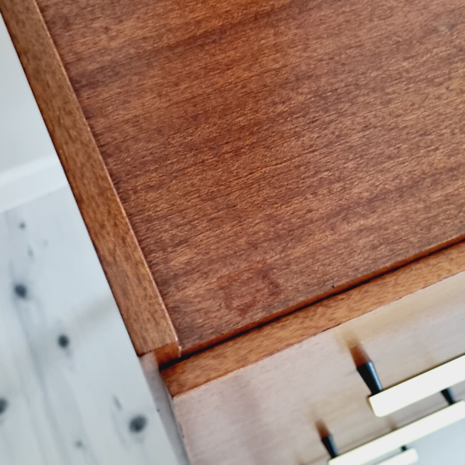 Compass feet dresser