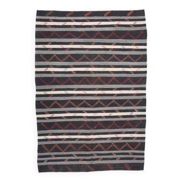 Tapis kilim contemporain rayé